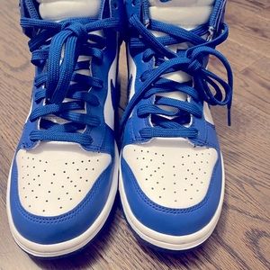 High dunks royal blue! Size 8 in womens & 6.5 in mens